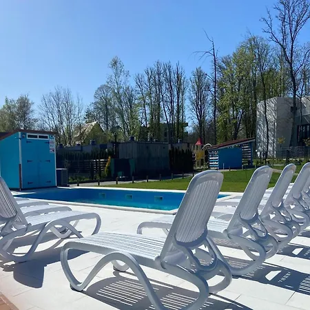 Comfortable No 9 , Summer Pool Rewal