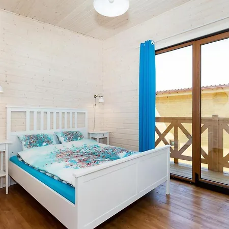 Comfortable No 9 , Summer Pool Rewal